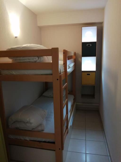 Le Soleil D Eugenie Appartement Dans Residence Avec Piscine Commune Pres De Carcassonne Olonzac Eksteriør billede