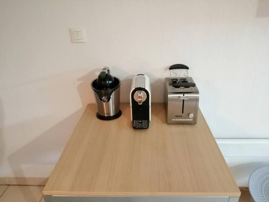 Le Soleil D Eugenie Appartement Dans Residence Avec Piscine Commune Pres De Carcassonne Olonzac Eksteriør billede