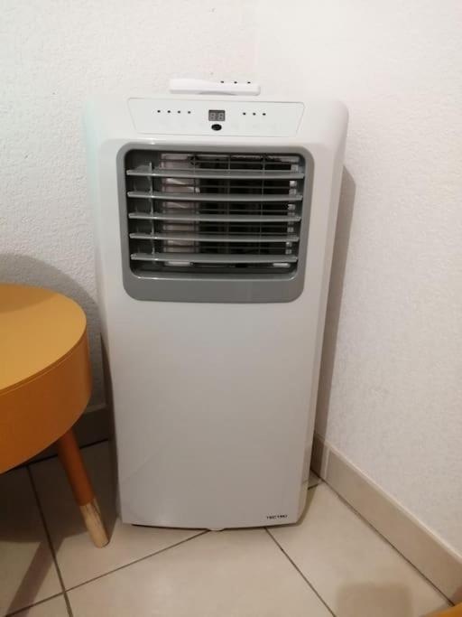 Le Soleil D Eugenie Appartement Dans Residence Avec Piscine Commune Pres De Carcassonne Olonzac Eksteriør billede