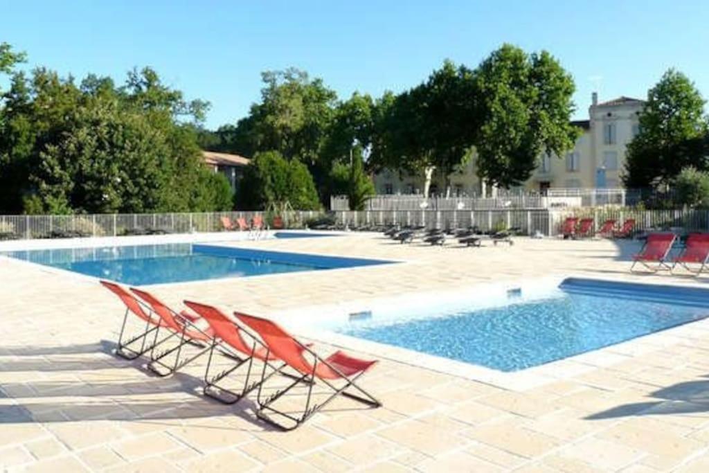 Le Soleil D Eugenie Appartement Dans Residence Avec Piscine Commune Pres De Carcassonne Olonzac Eksteriør billede