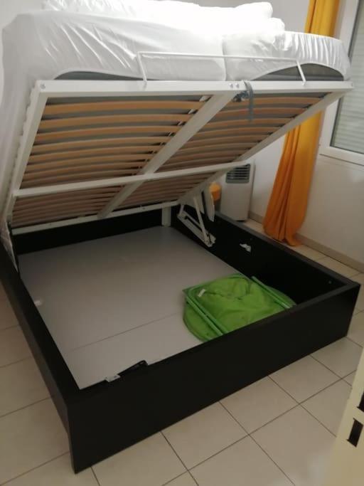 Le Soleil D Eugenie Appartement Dans Residence Avec Piscine Commune Pres De Carcassonne Olonzac Eksteriør billede