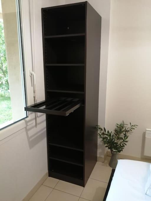Le Soleil D Eugenie Appartement Dans Residence Avec Piscine Commune Pres De Carcassonne Olonzac Eksteriør billede